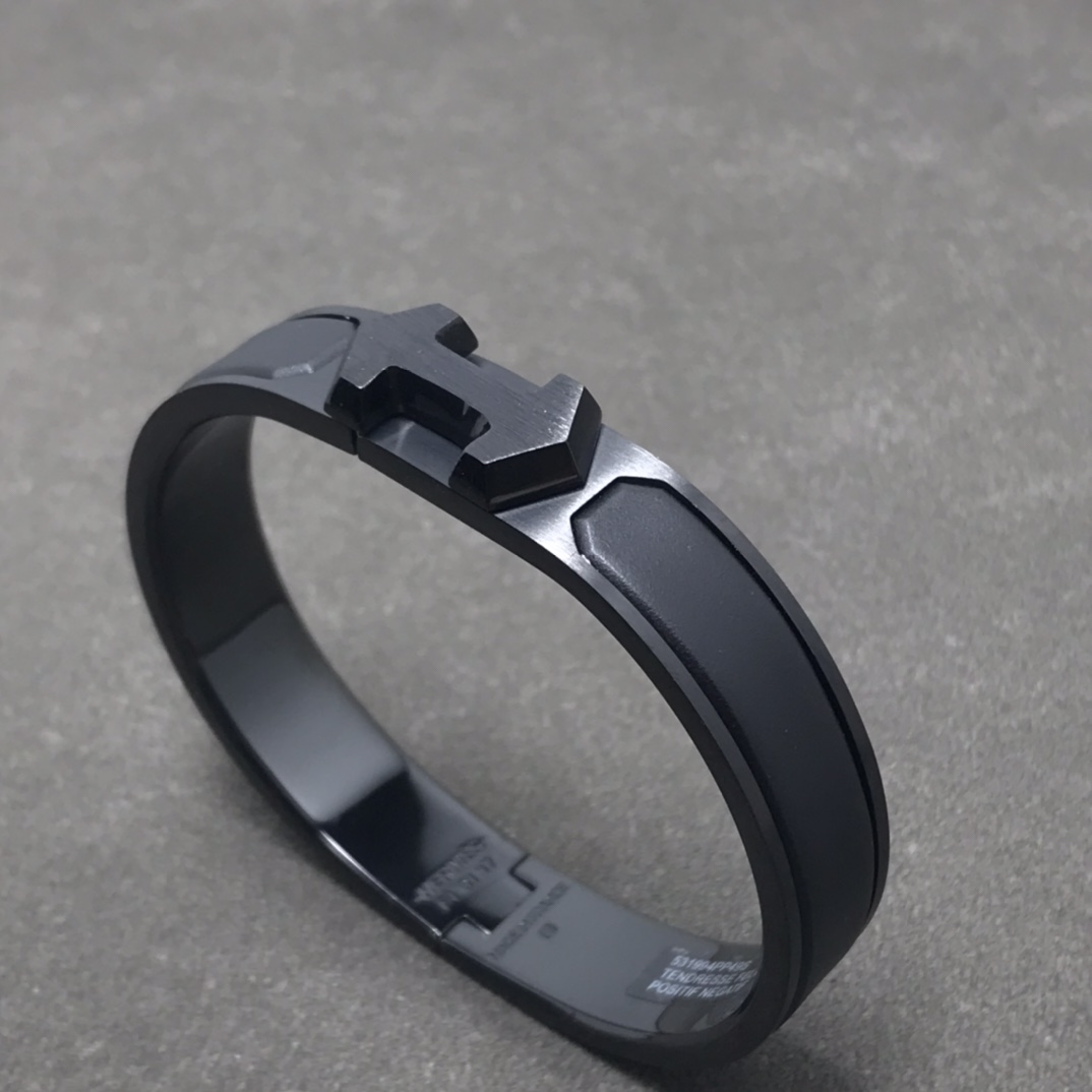 Hermes black arrow bracelet, enamel bracelet
