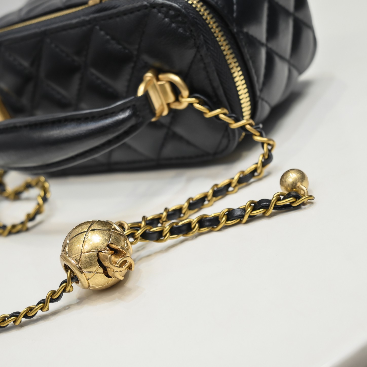 Chanel Golden·Ball Cosmetics Box Makeup  Bag  Shoulder Bag Handbag