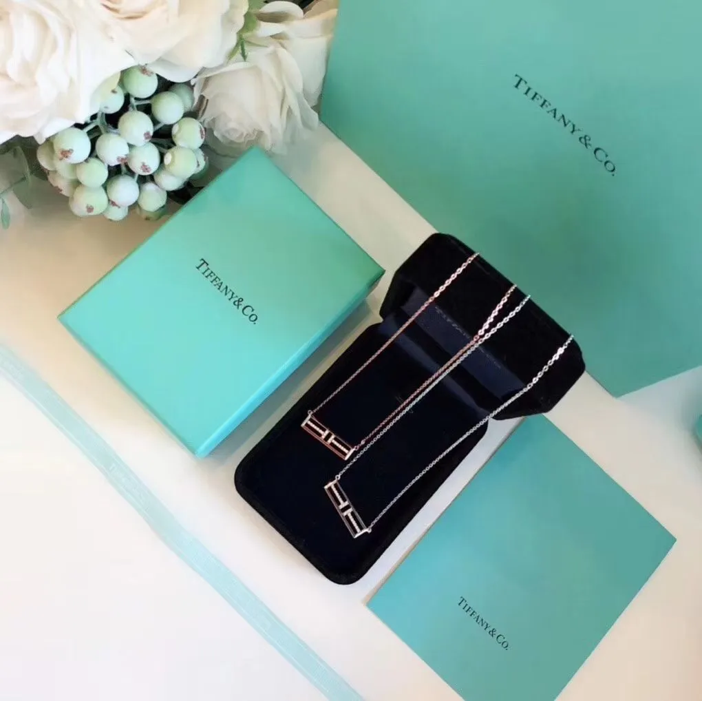 Quality Luxury Tiffany T Two Open Horizontal Bar Pendant Female Diamonds Necklace Rose Gold/ Yellow Gold / Silver 60991359