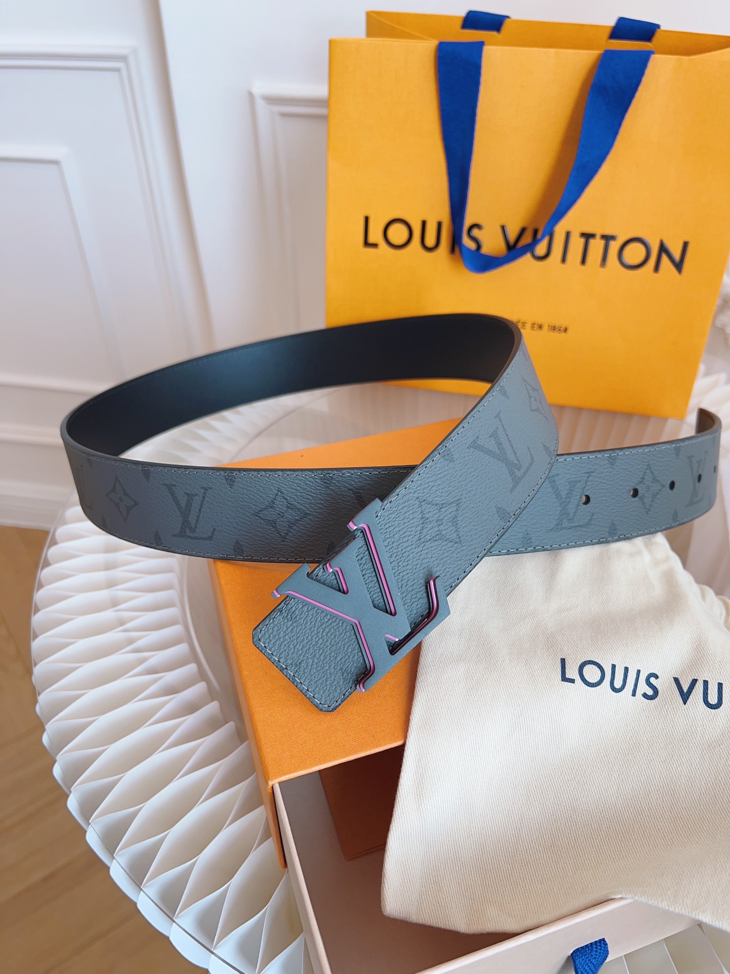 Louis Vuitton LV Leather Belts 1:1 Mirror Version