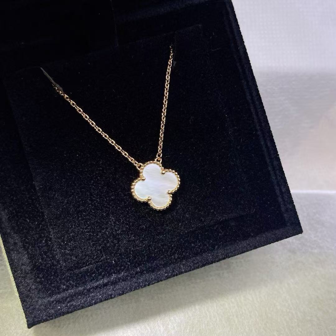 Van Cleef & Arpels Necklace 551