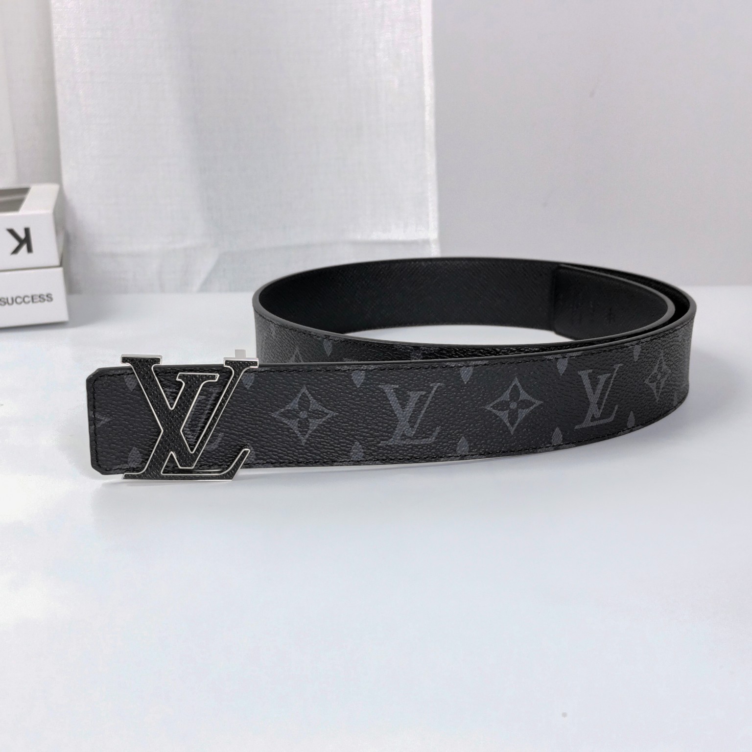 Louis Vuitton LV Leather Belts 1:1 Mirror Version