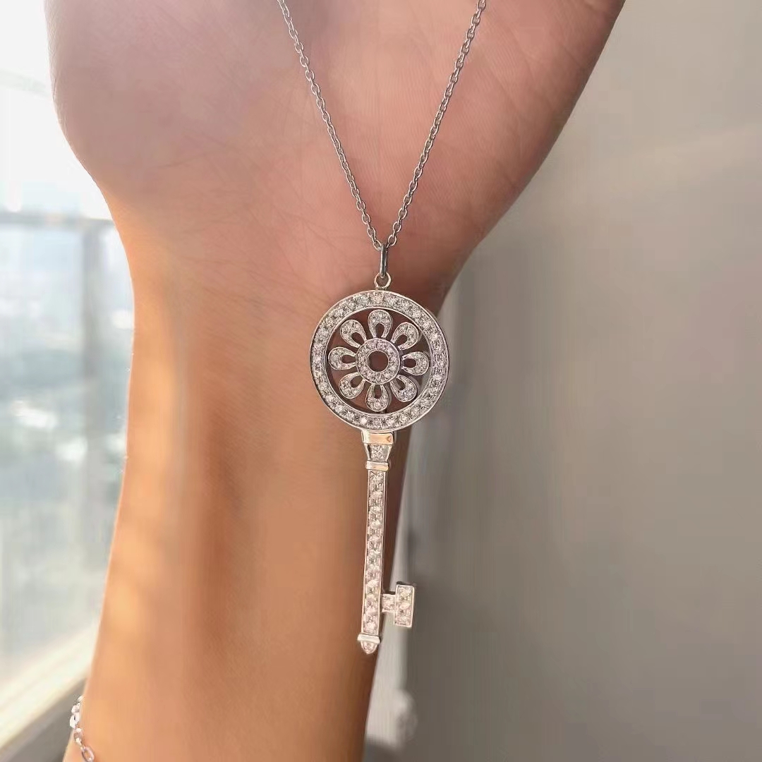 Tiffany Keys, Petals key pendant