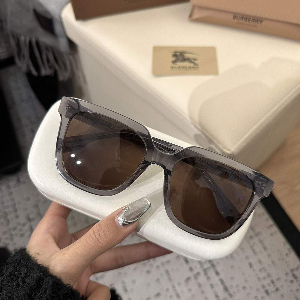 Burberry Stylish temperament Sunglasses Top quality （Replica）