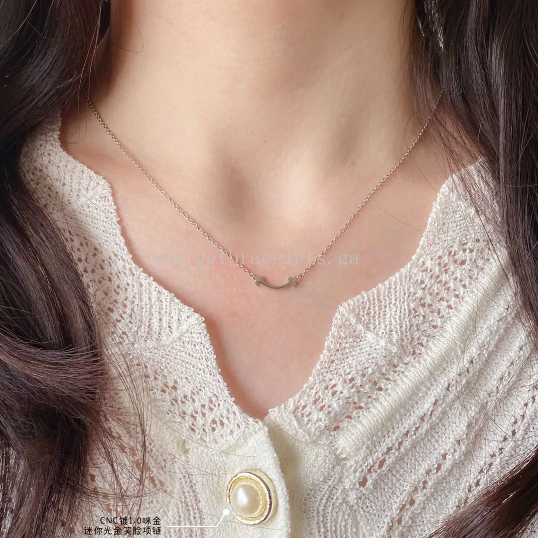 Tiffany T Small Smile Pendant Yellow Gold/Rose Gold/White Gold