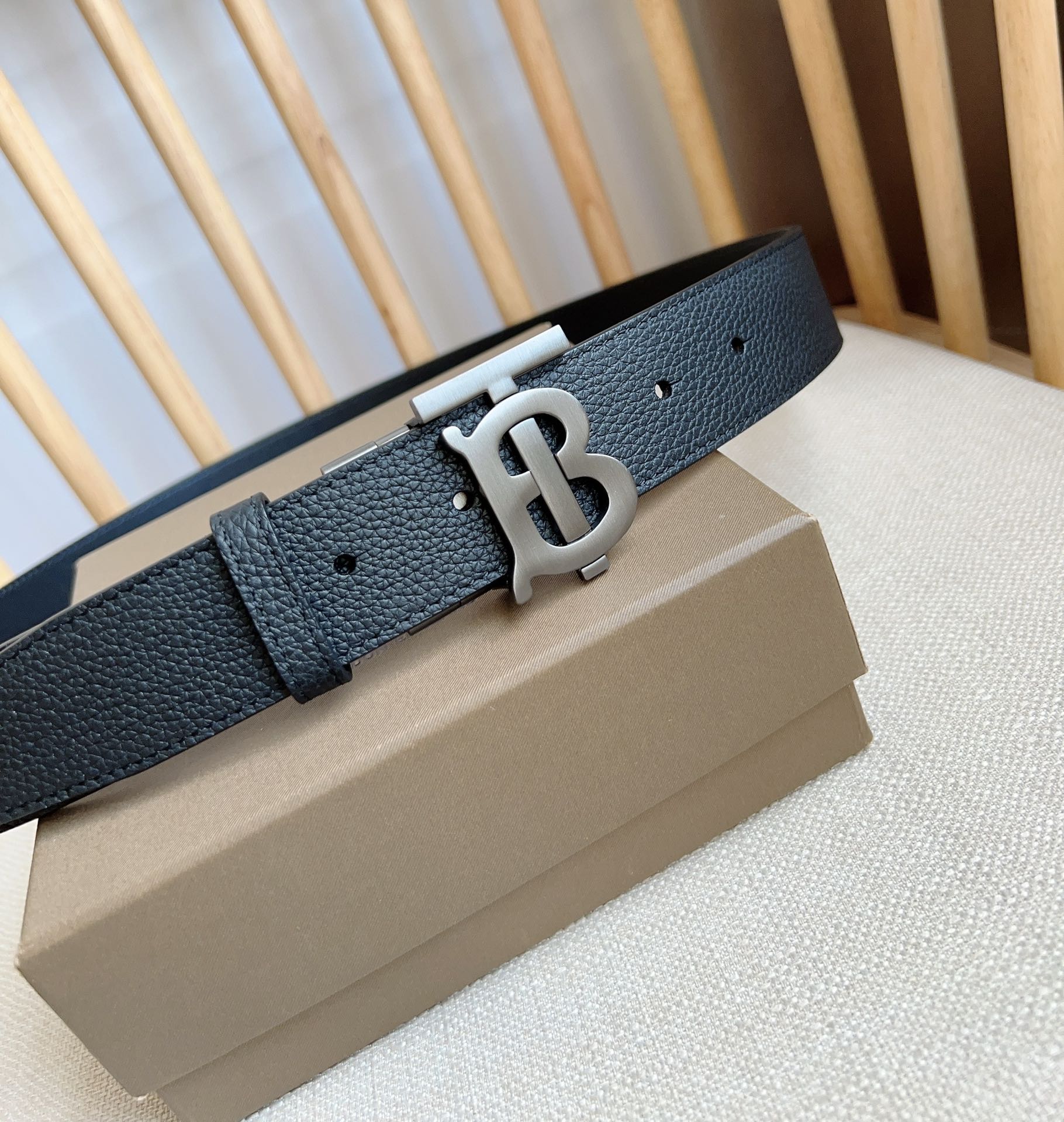 Burberry Leather Belts 1:1 Mirror Version