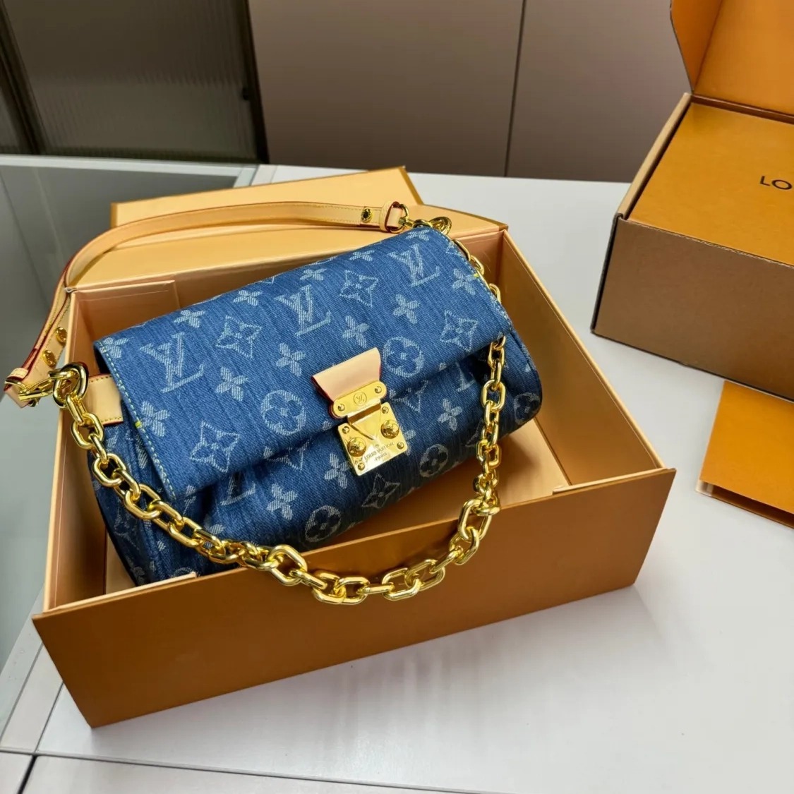 Louis Vuitton LV Denim Favorite Shoulder Bag Handbag (Replica)
