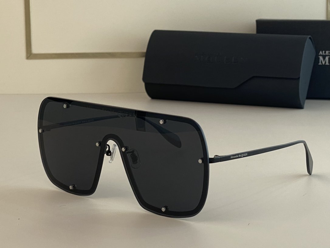 Alexander McQueen Sunglasses