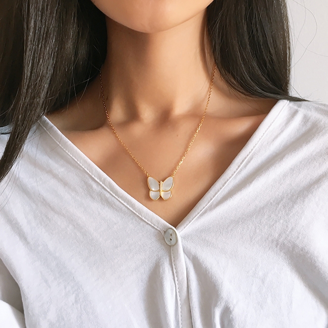 Van Cleef & Arpels Large Butterfly Necklace with Diamonds, Two Butterfly pendant