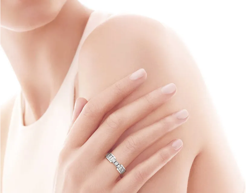 New Tiffany Atlas Band With Three Crystals Individual Style For Gift Dubai Price GRP07933