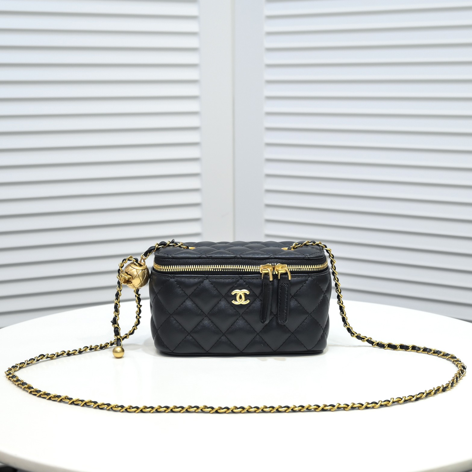 Chanel  Golden·Ball Makeup Box Bag  Shoulder Bag Handbag