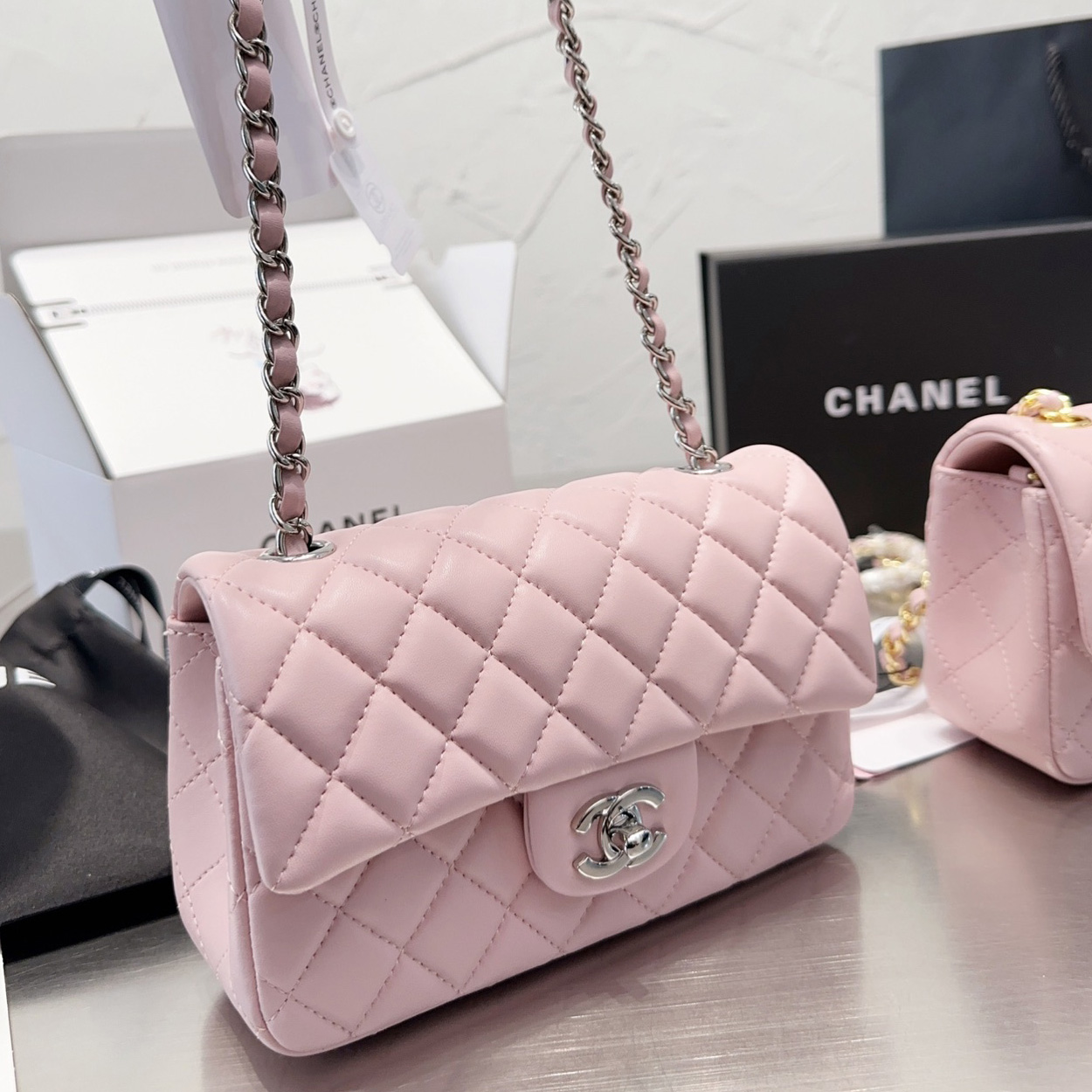 Chanel Classic Pink Flag Bag Small 20cm- Lambskin Shoulder Bag (Replica)
