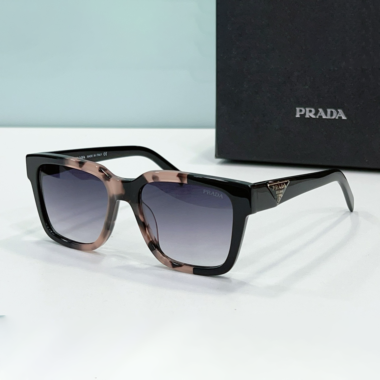Prada  Mirror leg Stereoscopic Sign  sunglasses Top quality （Replica）