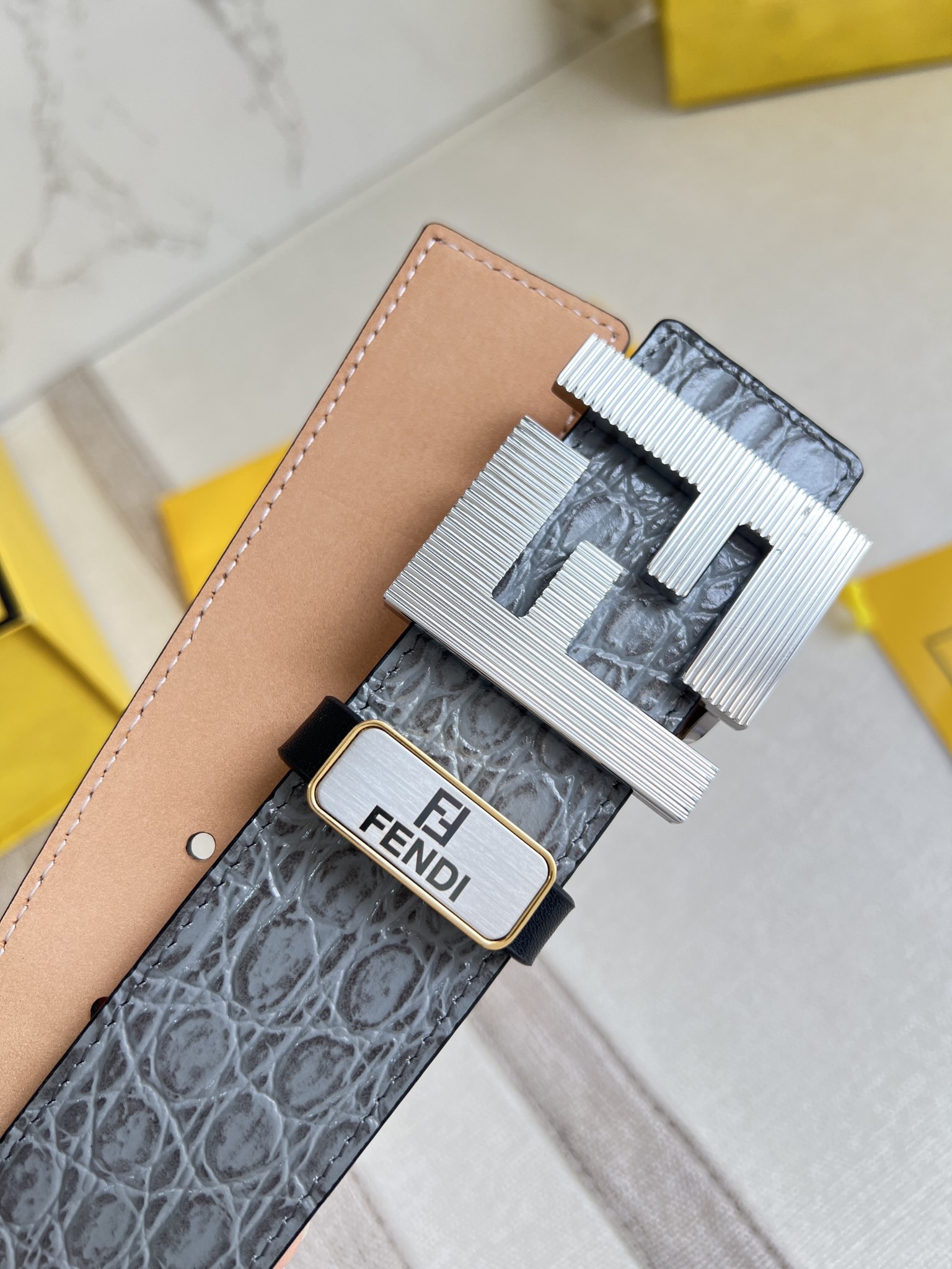 Fendi Leather Belts 1:1 Mirror Version