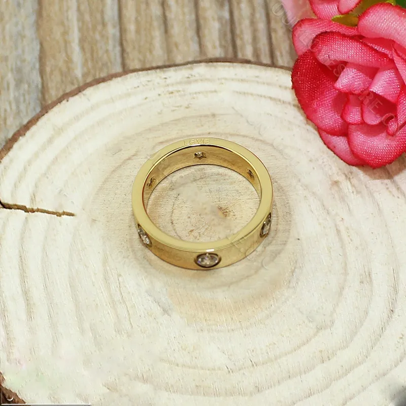 Replica Cartier Love Ring In Yellow Gold Set With 6 Diamonds