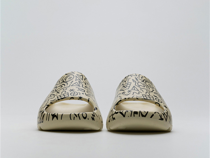 Yeezy Slide Graffiti FW6345-1