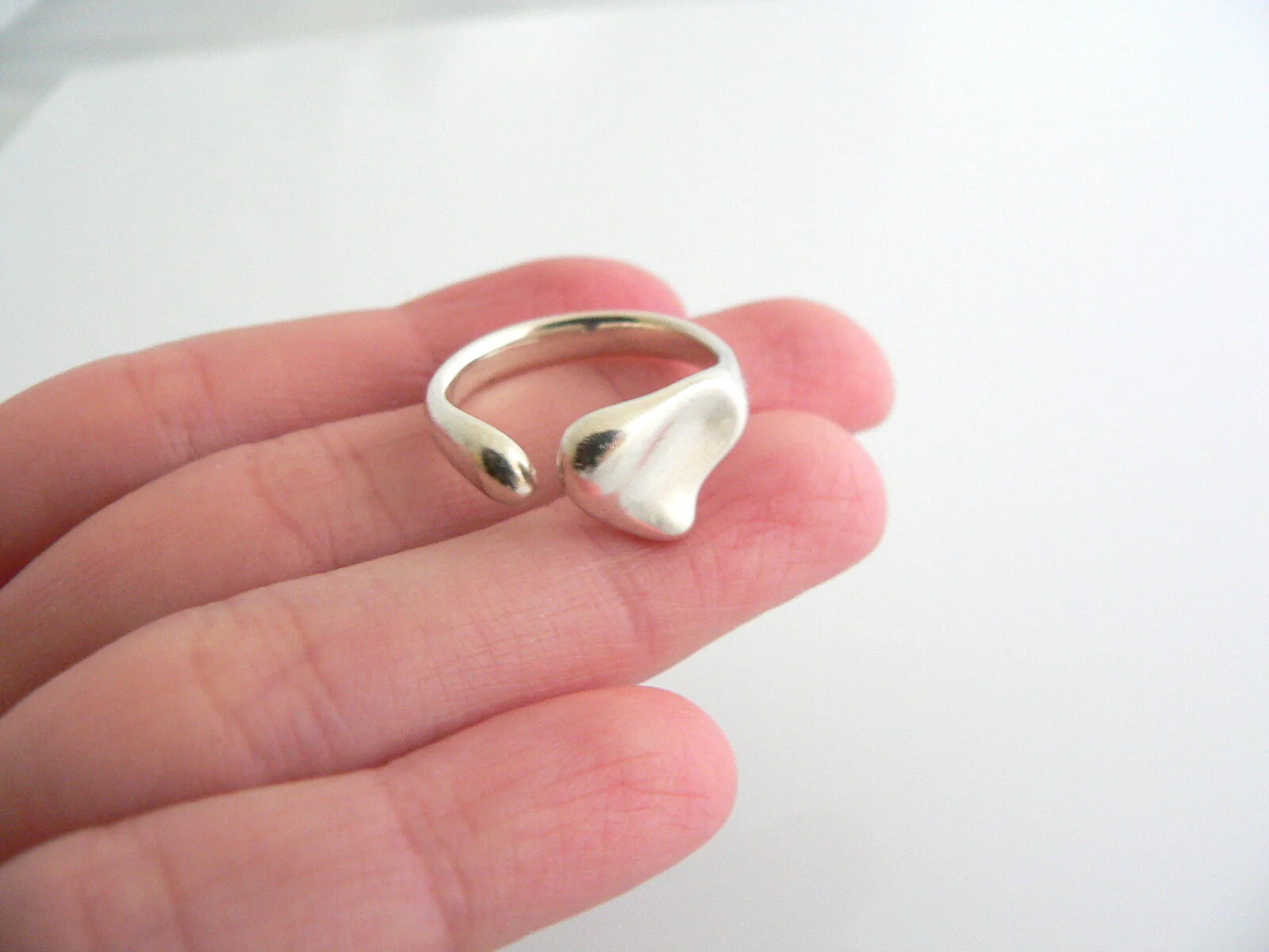 Tiffany & Co Silver Peretti Full Heart Ring Band Sz 6.75 Gift Love Statement