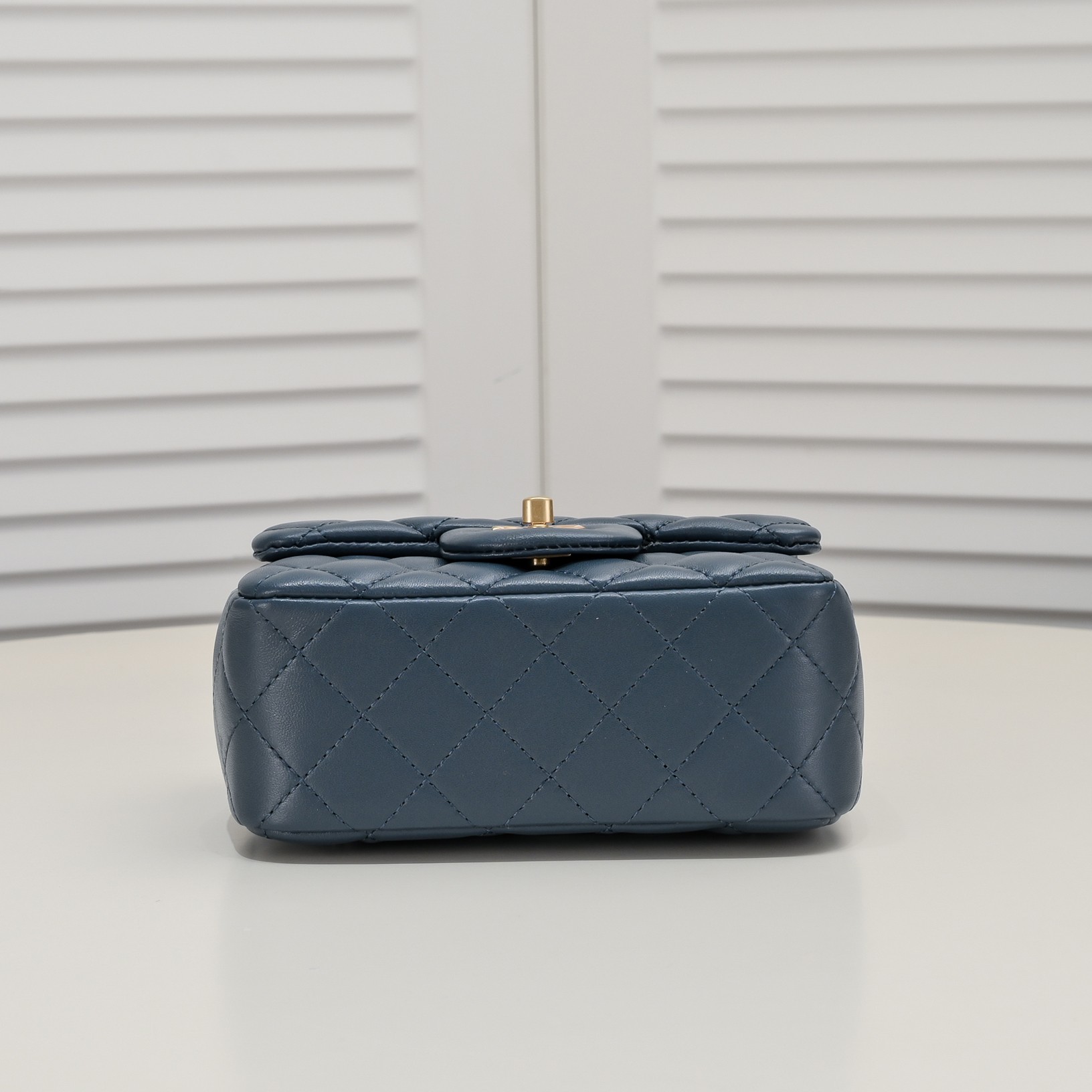 Chanel Cross Body Metal Ball Chain Shoulder Bag Handbag