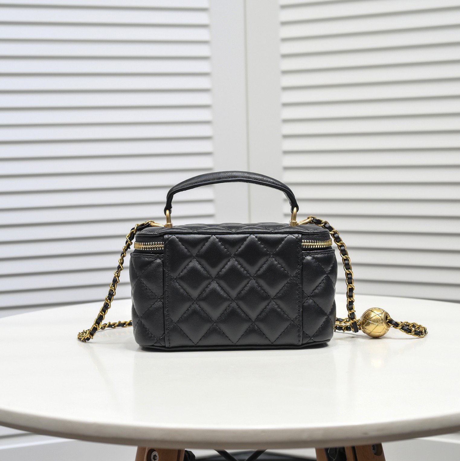 Chanel Golden·Ball Cosmetics Box Makeup  Bag  Shoulder Bag Handbag