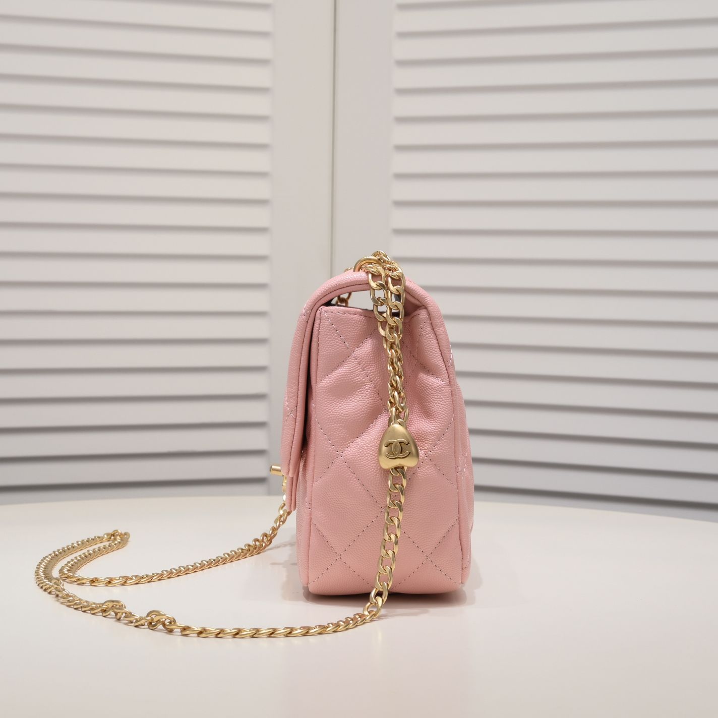 Chanel 23P Heart-Shaped Sardware Shoulder Bag Handbag