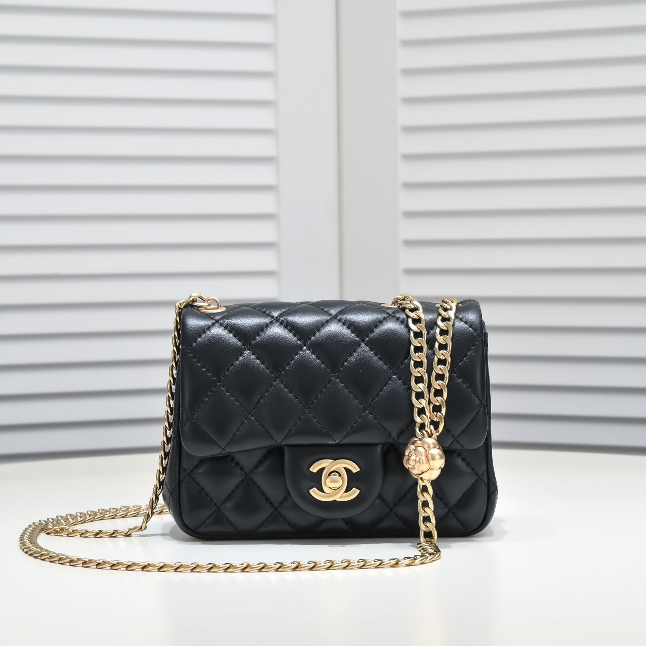 Chanel Lambskin Shoulder Crossbody Bag（Replica）