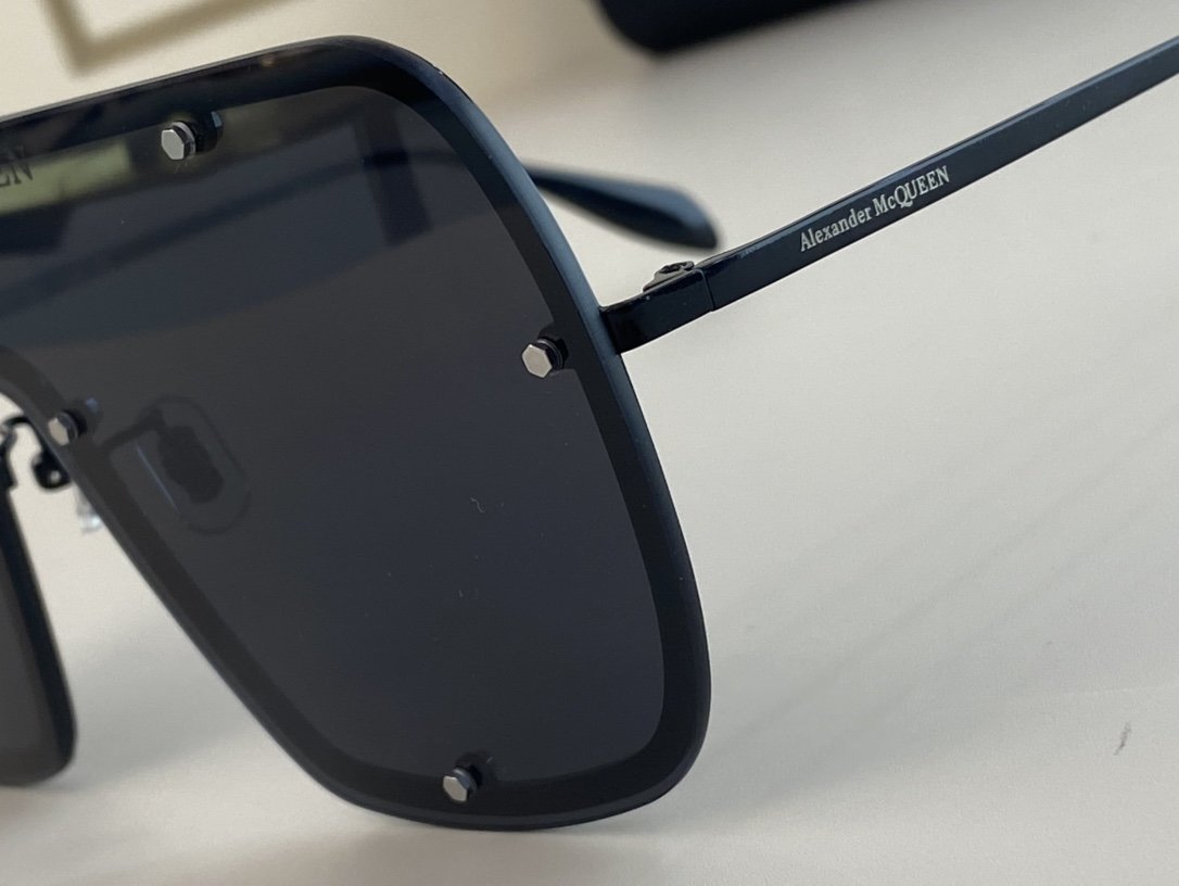 Alexander McQueen Sunglasses