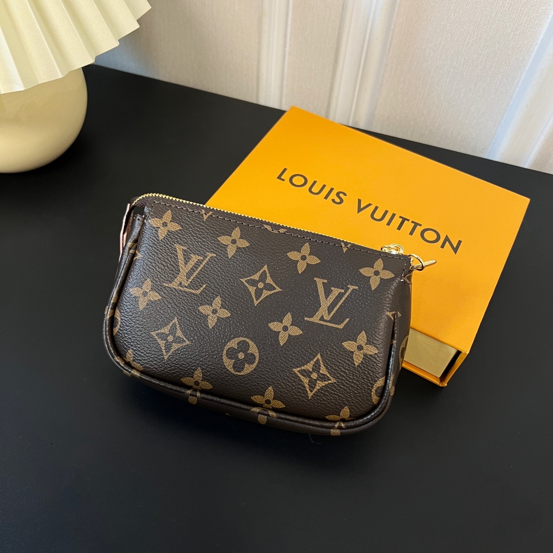 Louis Vuitton Multi Pochette Accessories Mini Bag Purse