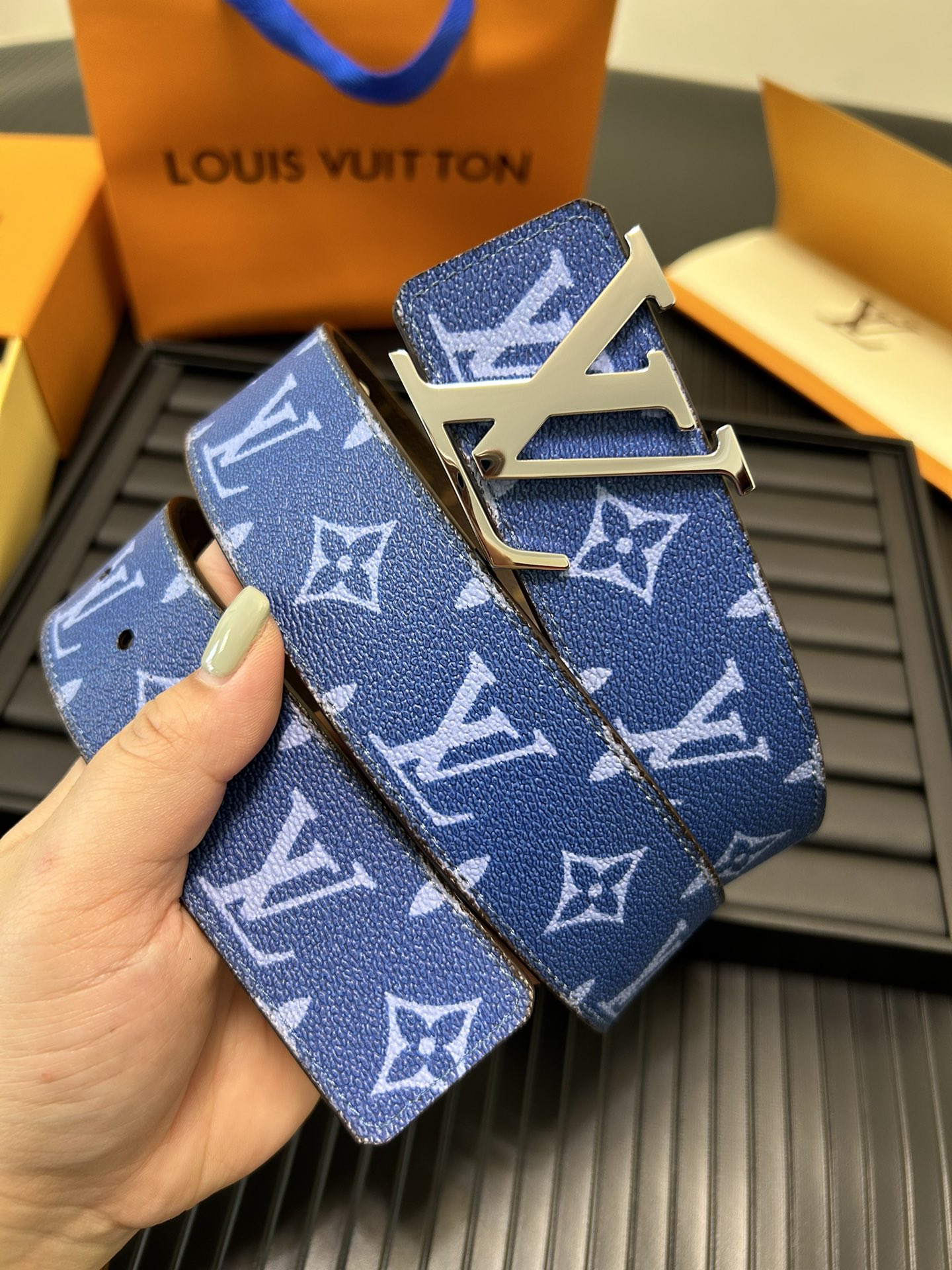 Louis Vuitton LV Leather Belts 1:1 Mirror Version