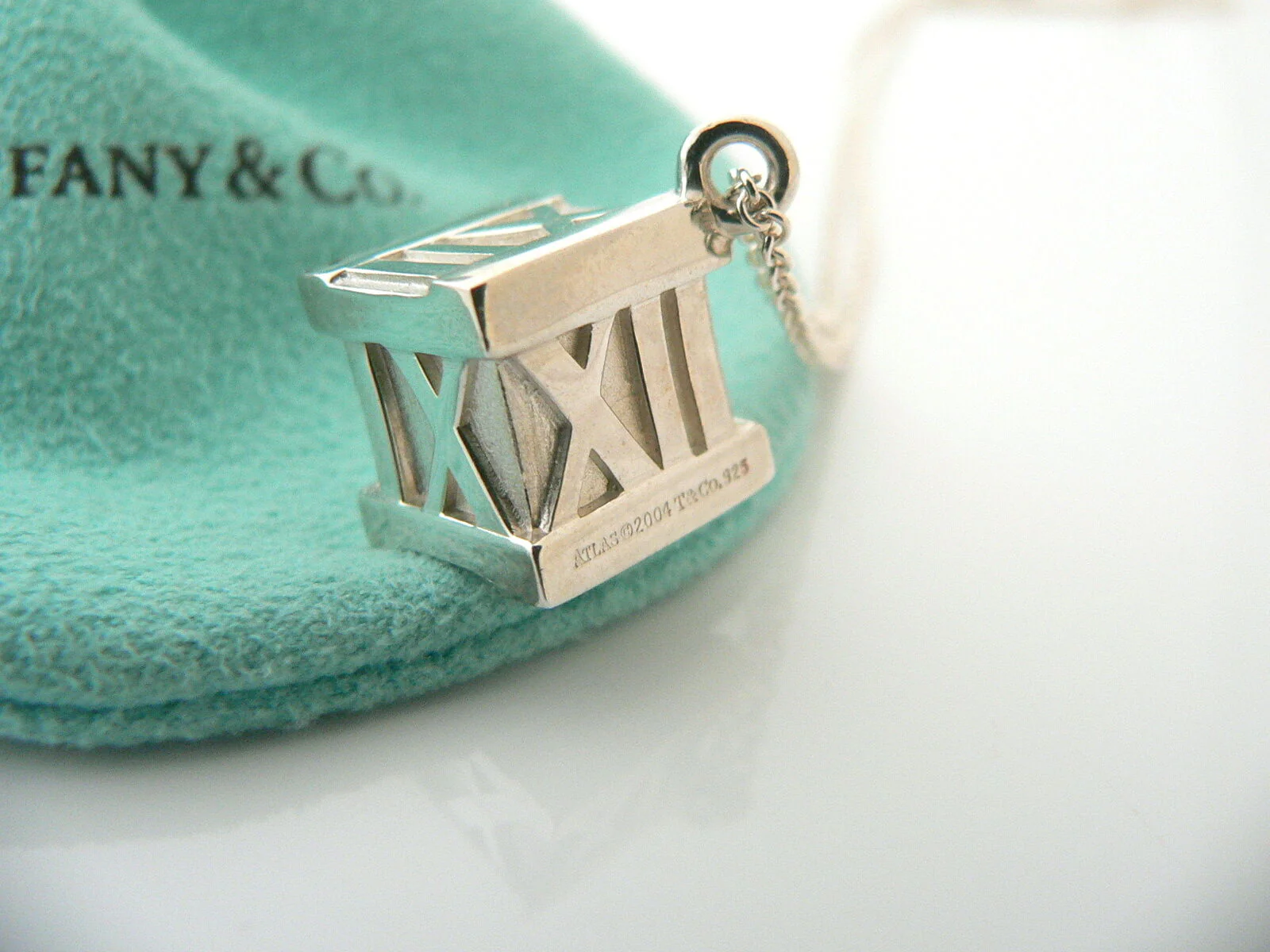 Tiffany & Co Atlas Cube Necklace Large Pendant Charm 18 In Chain Gift Pouch Cool