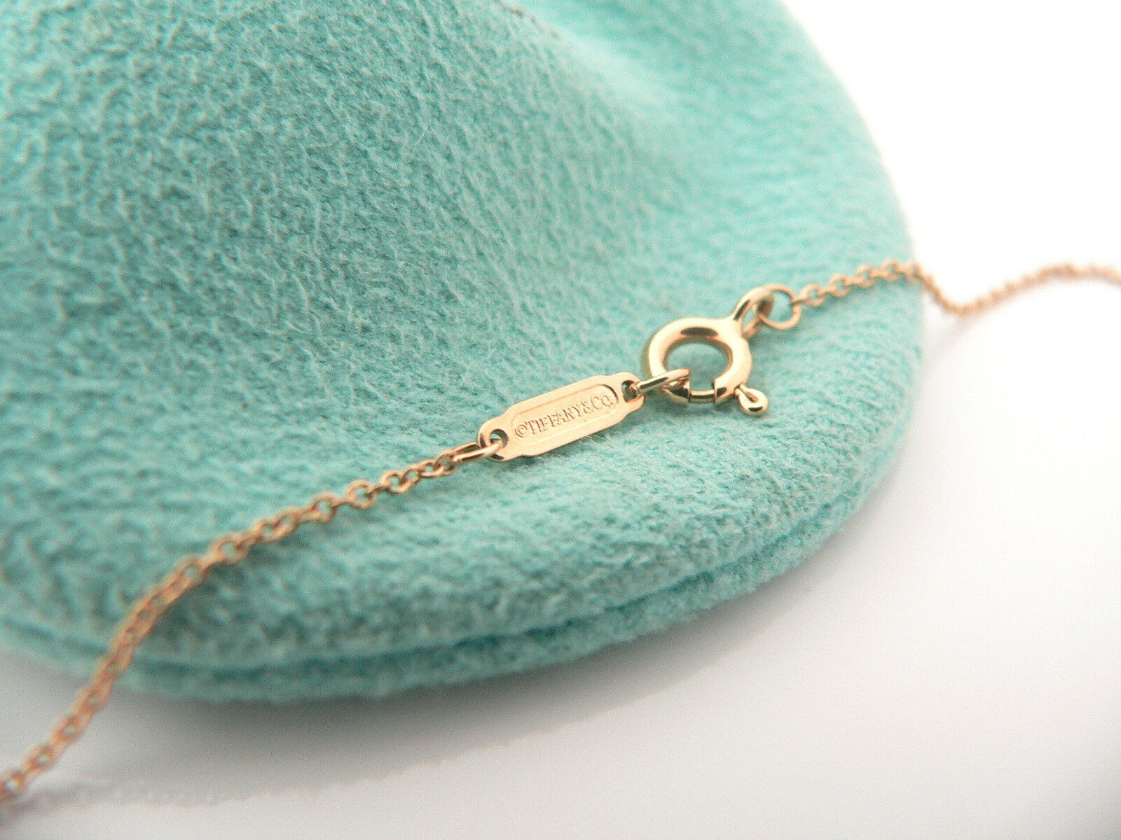 Tiffany & Co 18K Yellow Gold Heart Key Necklace Pendant Chain Gift Pouch Love