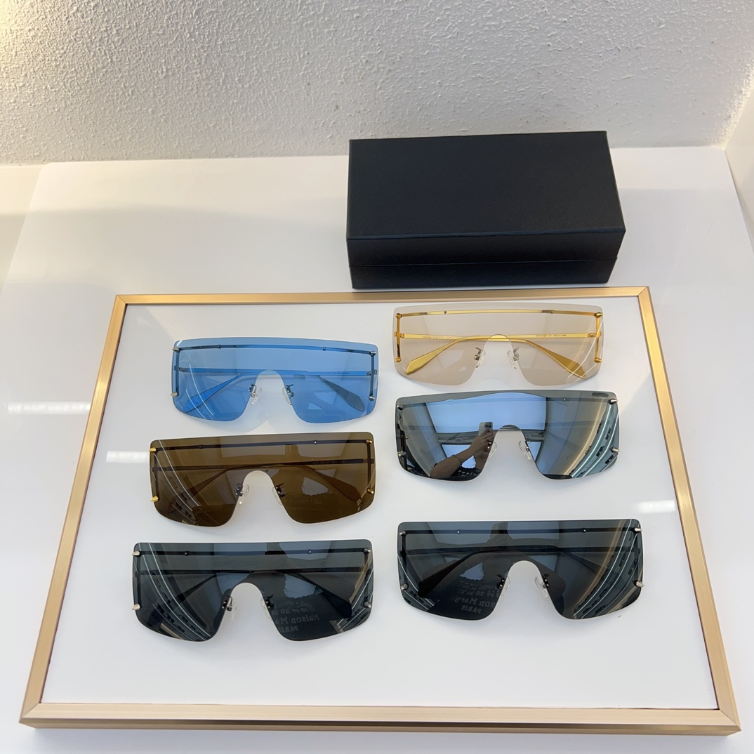 Alexander McQueen Sunglasses