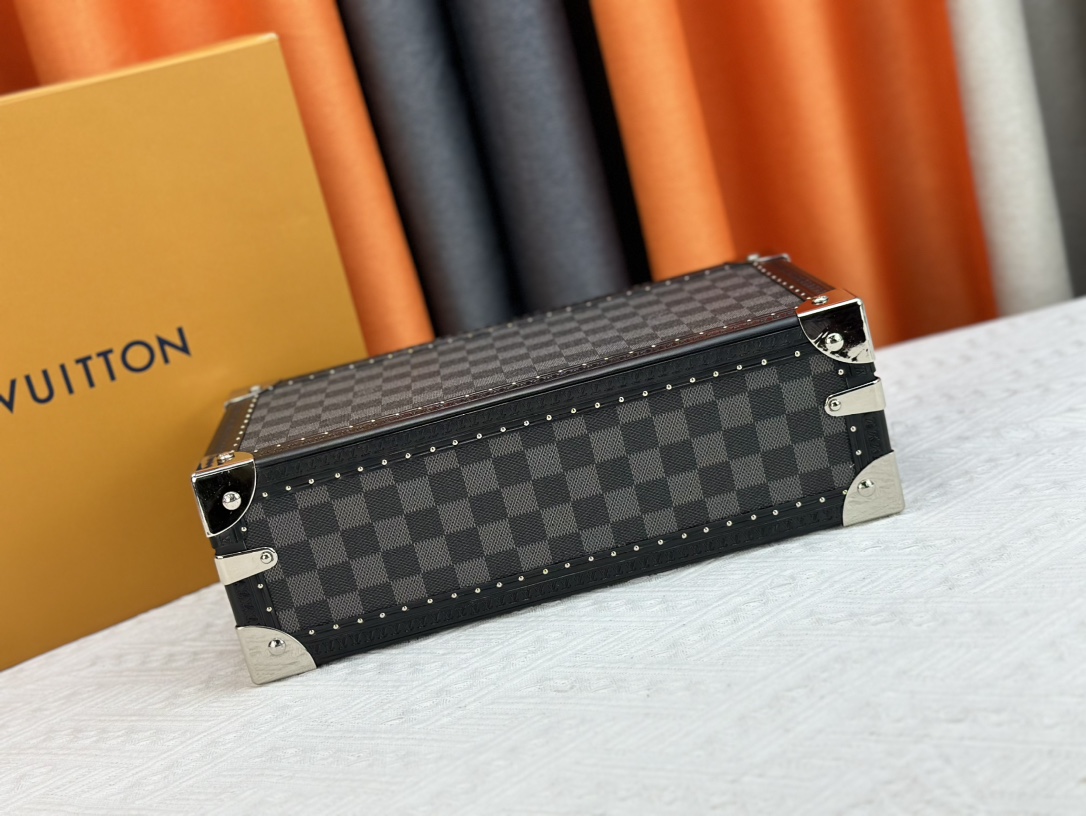 Louis Vuitton M4700B M47641 Shoulder Bag Handbag