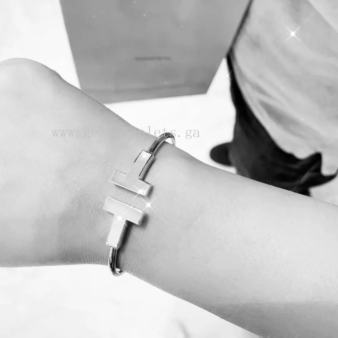 Tiffany T Wide Turquoise/Onyx/Mother-of-pearl Wire Bracelet White Gold