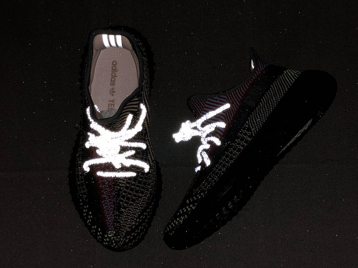 Yeezy 350 V2 Yecheil FW5190