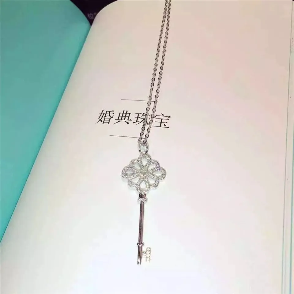 Replica Tiffany Keys Knot Key Pendant Chain Necklace Diamonds Party Style Lady Jewelry GRP05413
