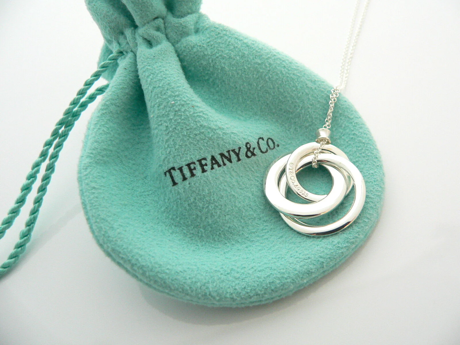 Tiffany & Co 1837 Interlocking Circles Necklace Pendant Chain Gift Pouch 17 Inch