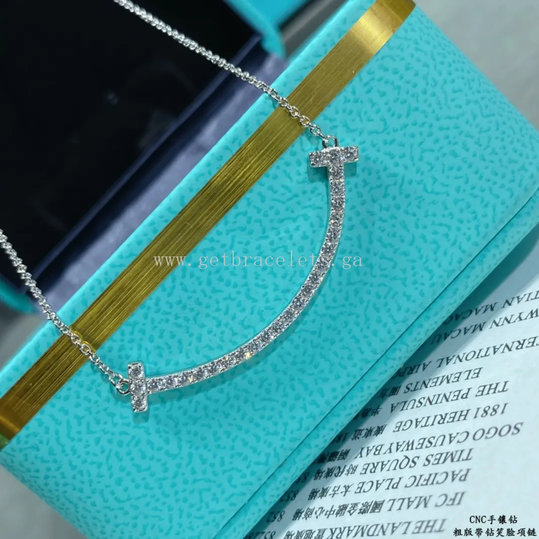 Tiffany T Medium Smile Pendant With Diamonds Yellow Gold/Rose Gold/White Gold