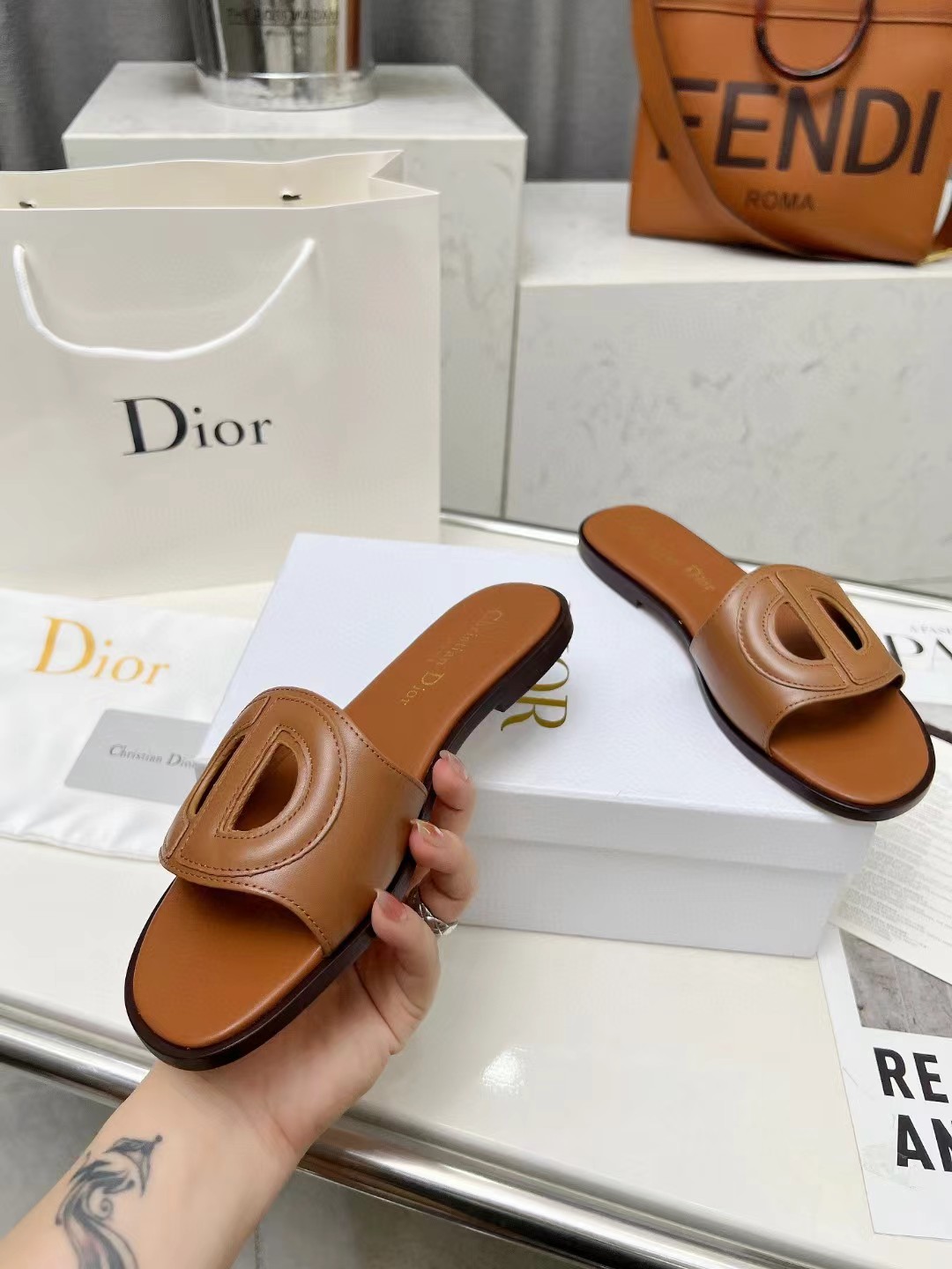 Dior CD Slide Slipper Sandals (Replica)