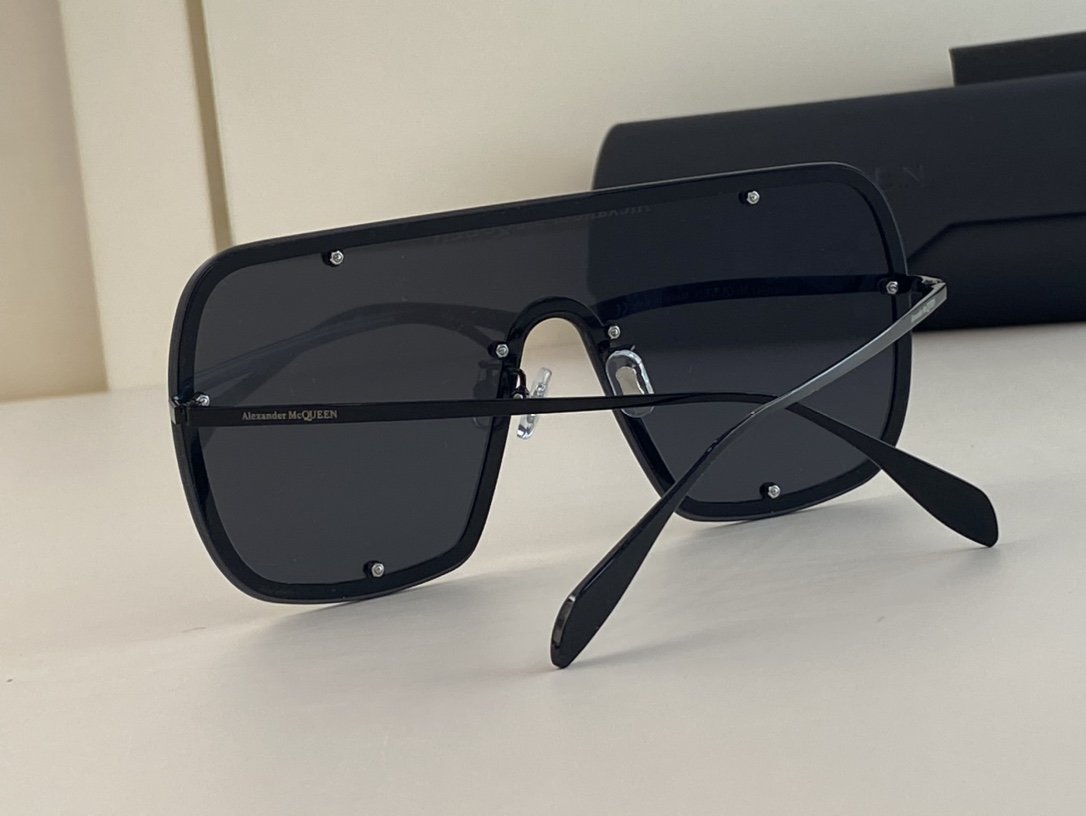 Alexander McQueen Sunglasses