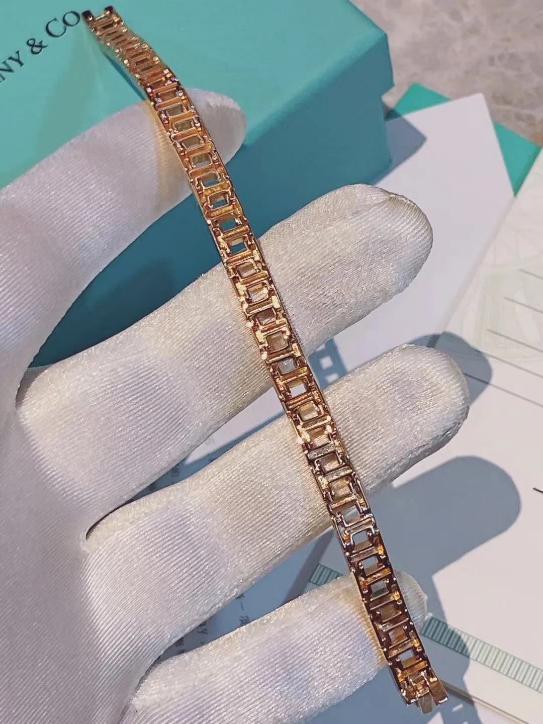 Tiffany T True Narrow Bracelet Rose Gold