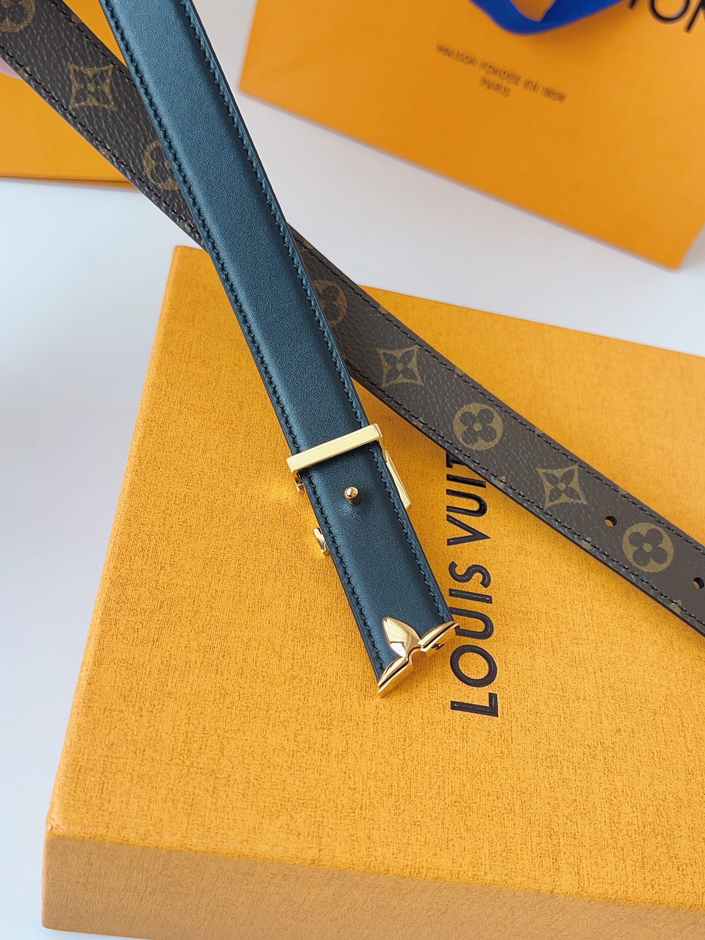 Louis Vuitton LV Leather Belts 1:1 Mirror Version
