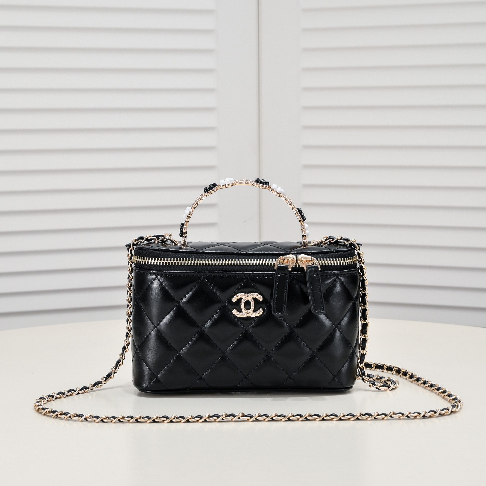 Chanel 23K Petal Metal Handle Shoulder Bag Handbag