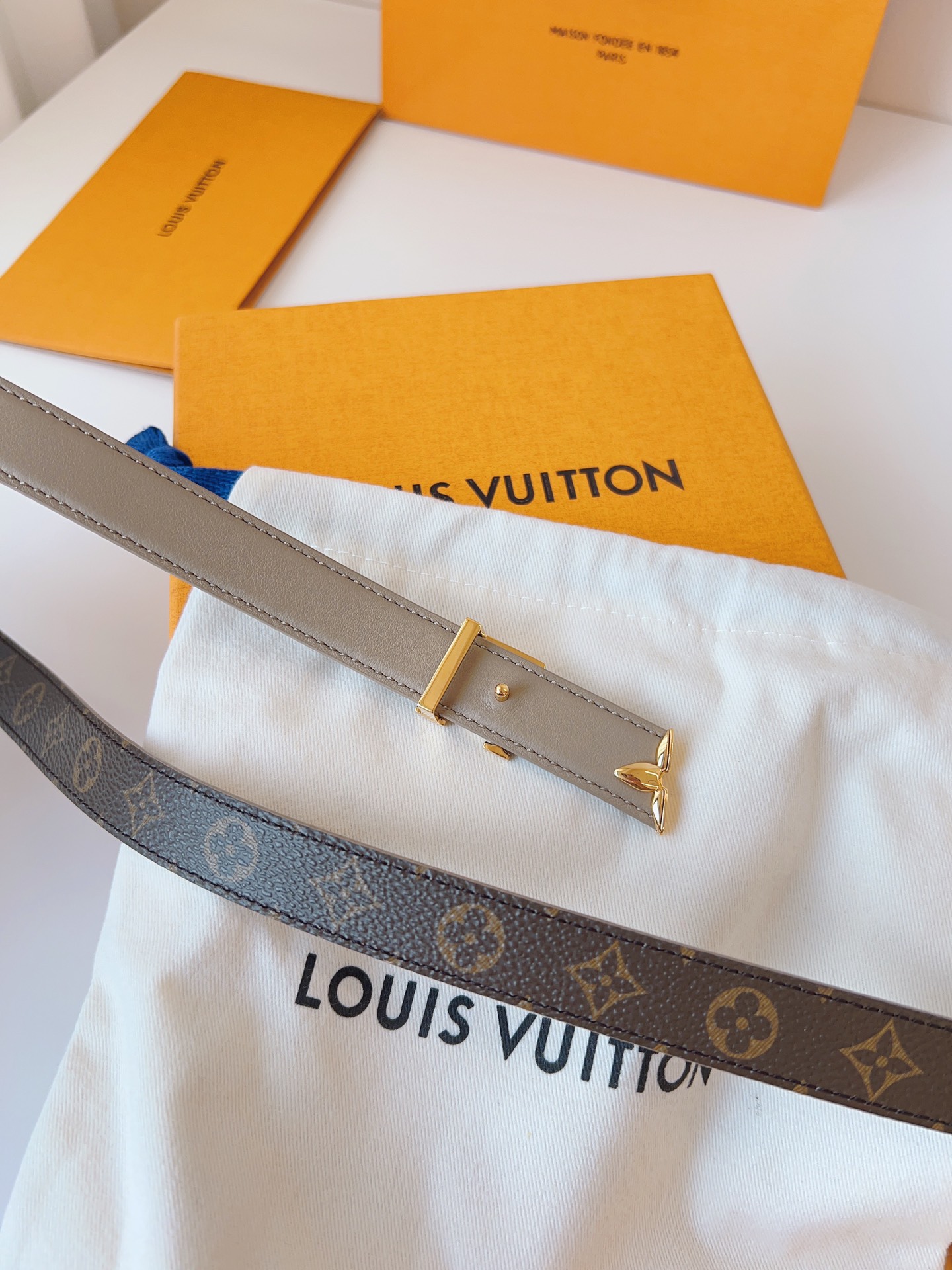 Louis Vuitton LV Leather Belts 1:1 Mirror Version