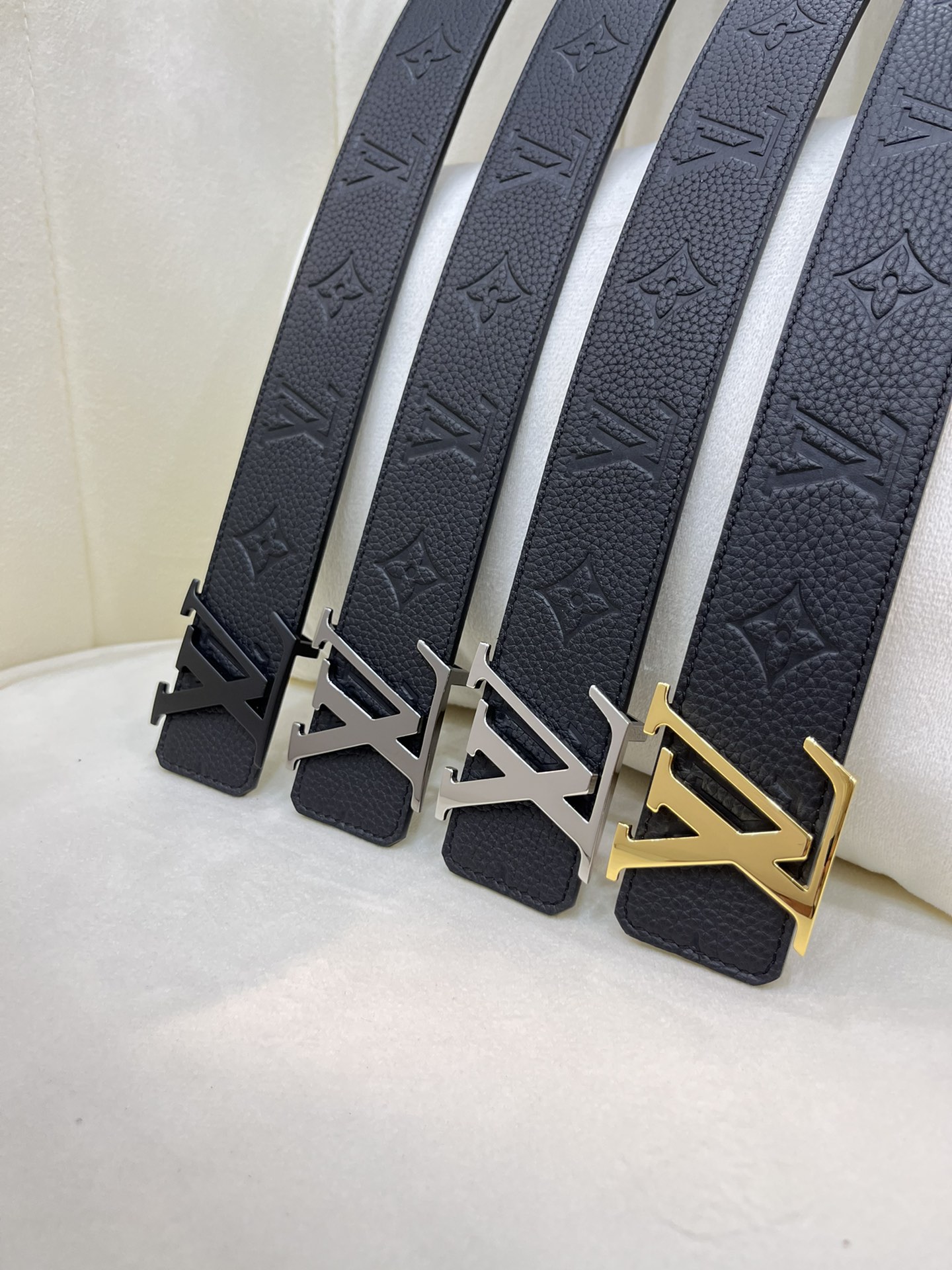 Louis Vuitton LV Leather Belts 1:1 Mirror Version