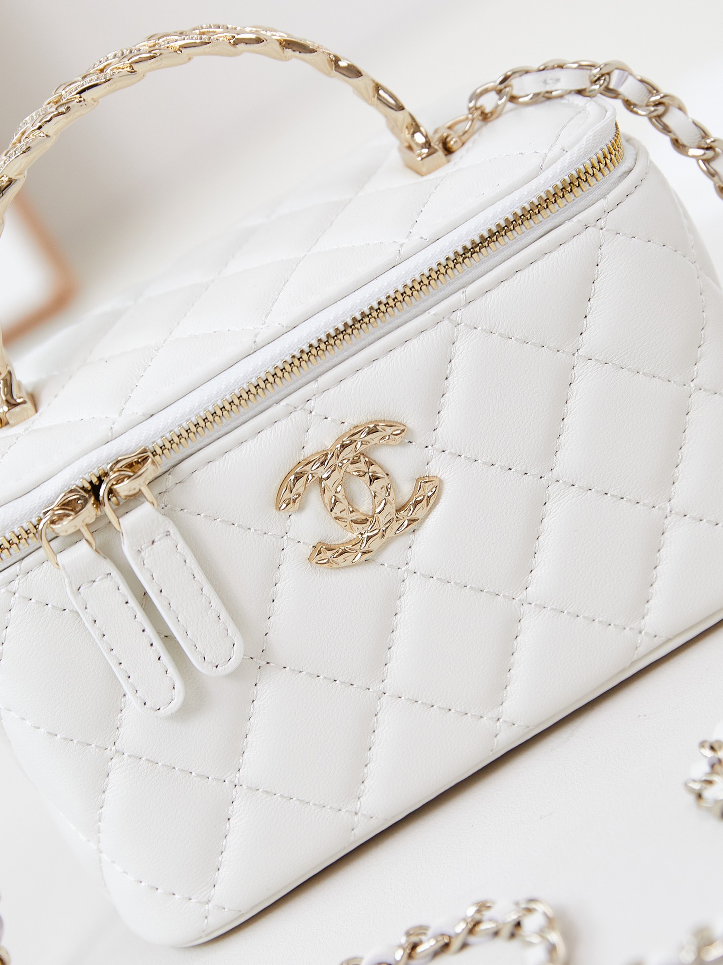 Chanel 10A Handbag Shoulder Bag Top Mirror Quality Version