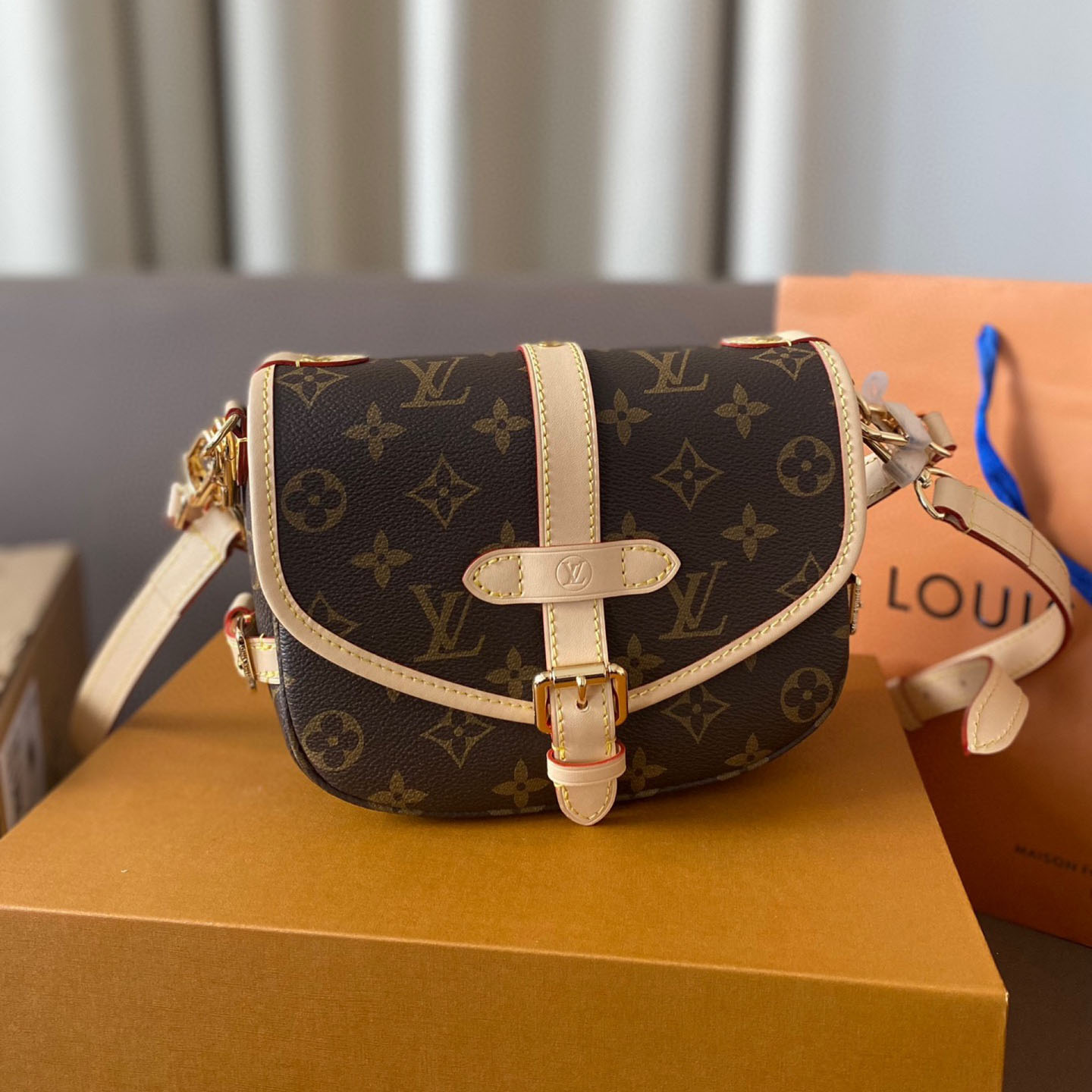 Louis Vuitton LV Saumur BB Shoulder Bag Crossbody Bag(Replica)