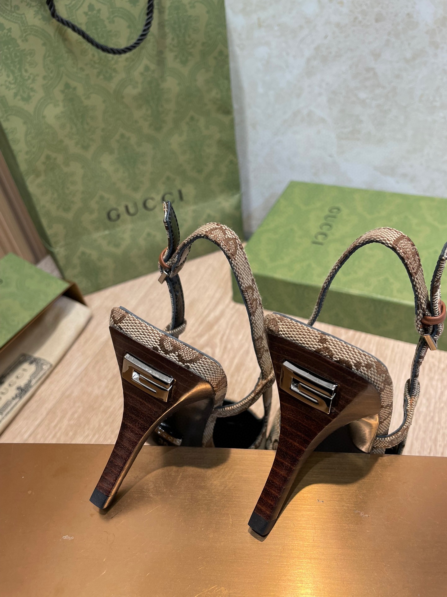 Gucci Toe Cap Sandals Slide Sandal (Replica)