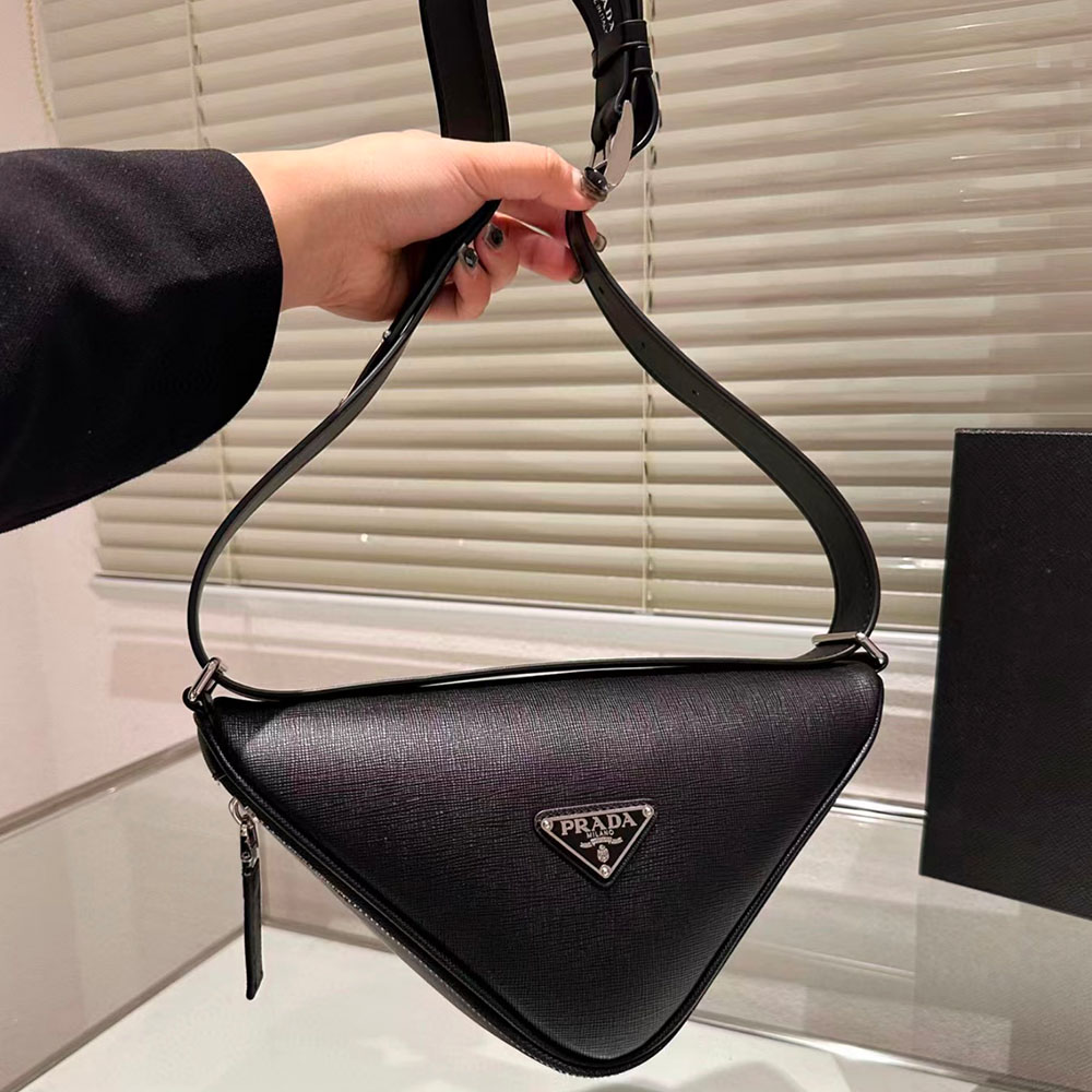 Prada Saffiano Triangle Waist Bag Belt Bag（Replica）