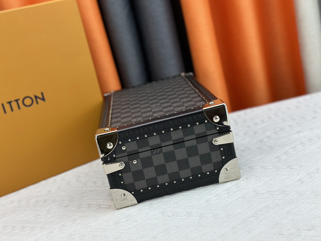 Louis Vuitton M4700B M47641 Shoulder Bag Handbag