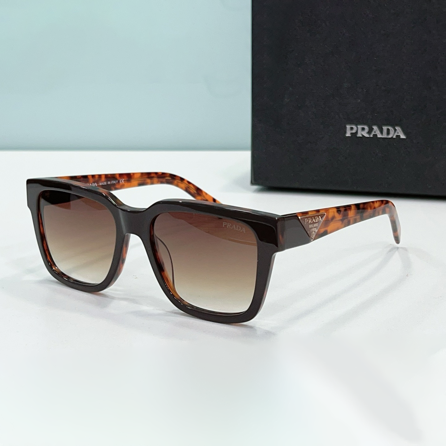 Prada  Mirror leg Stereoscopic Sign  sunglasses Top quality （Replica）